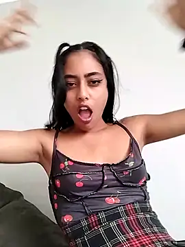 cleopatra-phaedra online show from March 26, 2026, 1:49 pm