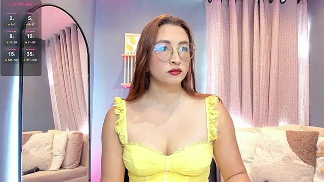  LaraMom  online show from June 9, 2026, 7:36 pm
