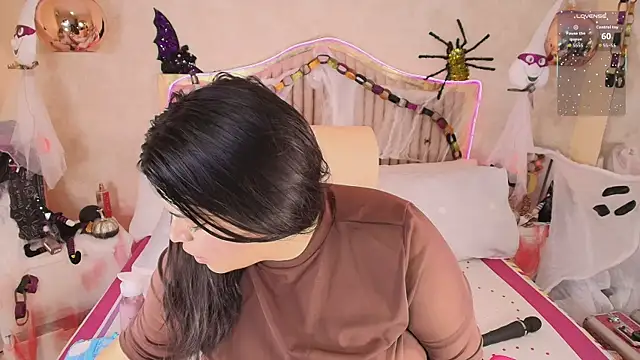 Kismett aziz online show from October 30, 2025, 3:52 am