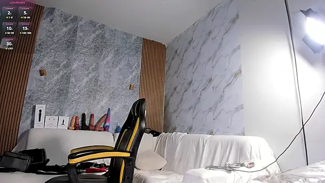 Snapshot of Chica_hot_dirty chatting on February 24, 2026, 1:36 am Chica hot dirty online show from February 24, 2026, 1:36 am