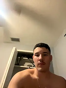 Snapshot of Shaded24 chatting on November 23, 2025, 5:29 am Shaded24 online show from November 23, 2025, 5:29 am