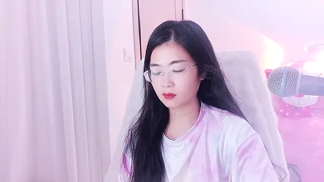 Snapshot of Floor_oo chatting on September 14, 2025, 7:40 am Floor oo online show from September 14, 2025, 7:40 am