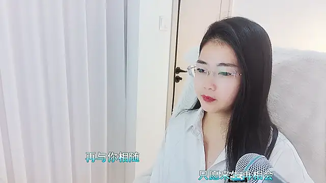 Snapshot of Floor_oo chatting on October 17, 2025, 6:05 am Floor oo online show from October 17, 2025, 6:05 am