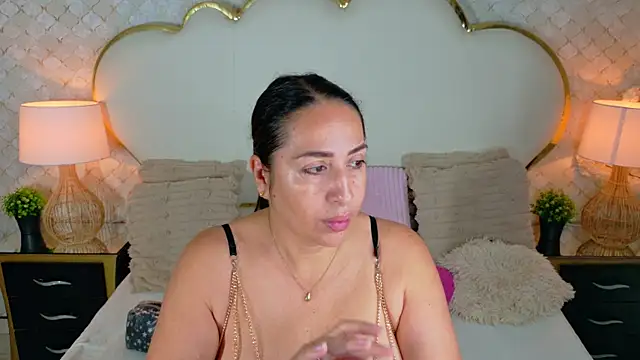 MayraVegas online show from July 30, 2026, 1:32 pm
