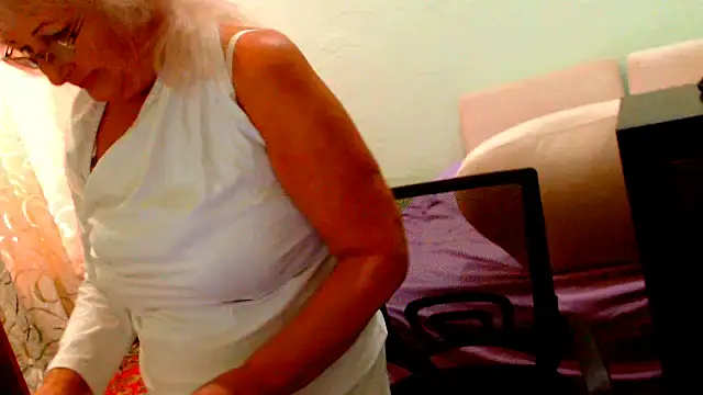 Snapshot of Natali7634 chatting on October 19, 2025, 9:32 am Natali7634 online show from October 19, 2025, 9:32 am