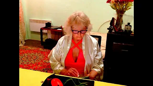 Natali7634 online show from May 7, 2026, 9:25 am