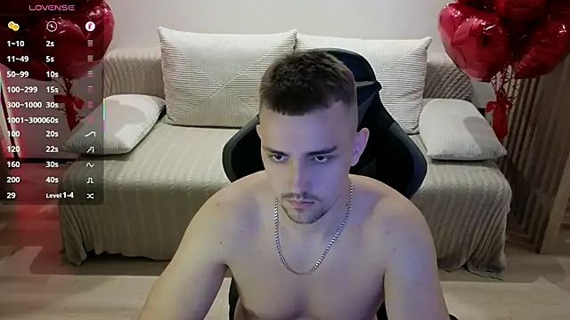 Larstar01 online show from October 3, 2025, 9:01 pm