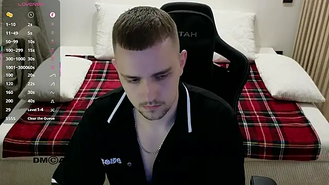 Larstar01 online show from March 19, 2026, 8:57 pm