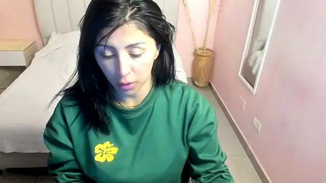 tiffani  love online show from January 15, 2025, 1:31 pm