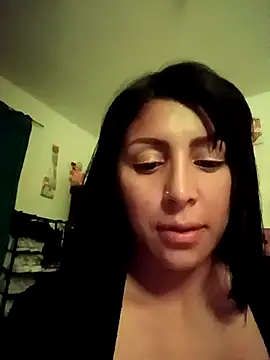 Snapshot of tiffani__love chatting on October 17, 2025, 1:31 am tiffani love online show from October 17, 2025, 1:31 am