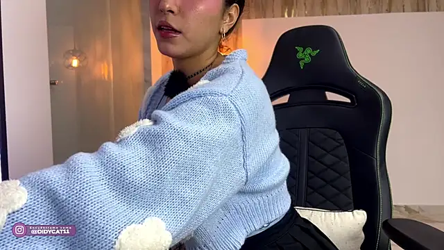 MarianaBranzz online show from June 19, 2026, 12:04 am