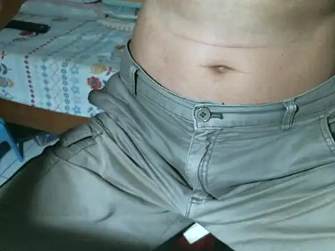 triangle0623 online show from October 10, 2025, 10:03 am