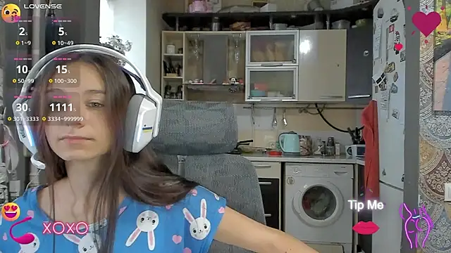 Snapshot of _Nika_Kik chatting on October 10, 2025, 8:35 am Nika Kik online show from October 10, 2025, 8:35 am