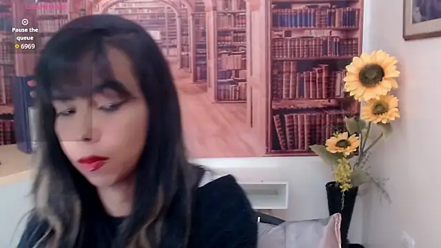 Snapshot of Catalella_Ar chatting on October 4, 2025, 3:15 am Catalella Ar online show from October 4, 2025, 3:15 am
