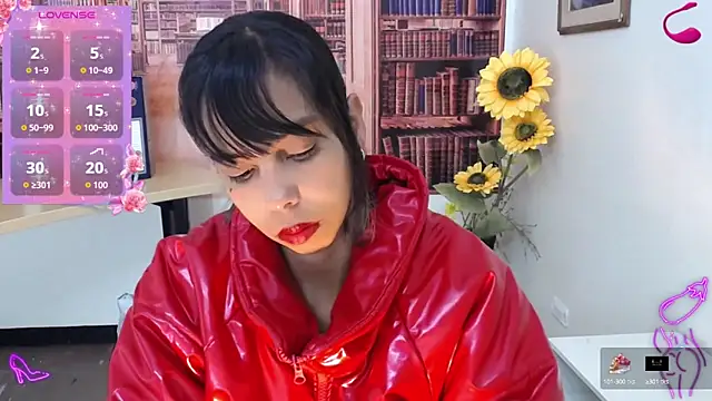 Snapshot of Catalella_Ar chatting on October 15, 2025, 3:17 am Catalella Ar online show from October 15, 2025, 3:17 am