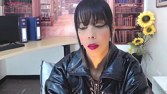Snapshot of Catalella_Ar chatting on October 25, 2025, 3:03 am Catalella Ar online show from October 25, 2025, 3:03 am