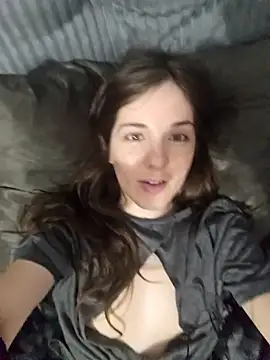 Snapshot of oxitocindi chatting on October 18, 2025, 12:13 am oxitocindi online show from October 18, 2025, 12:13 am