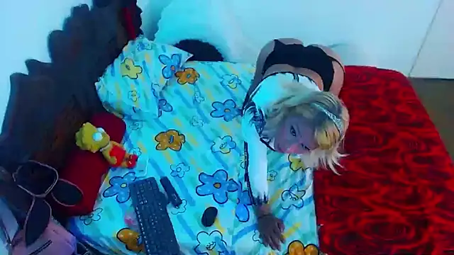 Candy-love87 online show from February 7, 2026, 2:43 pm