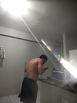 Snapshot of GermanxMD chatting on January 6, 2026, 12:14 am GermanxMD online show from January 6, 2026, 12:14 am