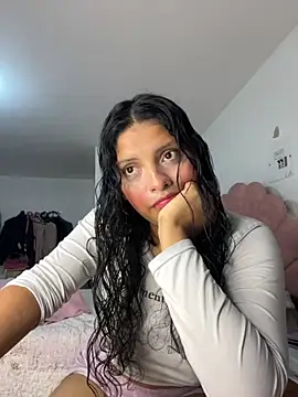 tati  22 online show from November 3, 2025, 5:47 pm