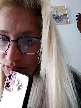 Snapshot of rusher27 chatting on September 10, 2025, 4:29 pm rusher27 online show from September 10, 2025, 4:29 pm