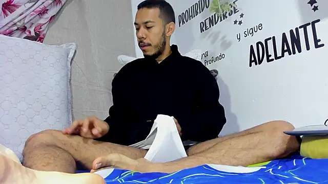 Snapshot of Aronxxs chatting on January 15, 2026, 11:04 am Aronxxs online show from January 15, 2026, 11:04 am