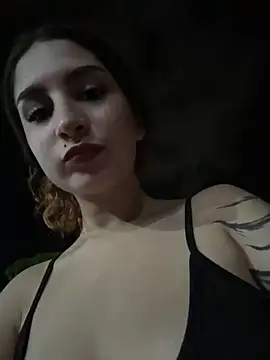 Snapshot of Mon_Cherry chatting on September 24, 2025, 12:36 am Mon Cherry online show from September 24, 2025, 12:36 am