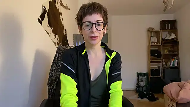secretly naked online show from February 13, 2025, 3:46 pm