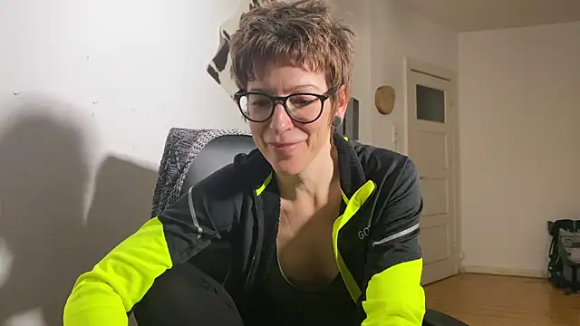 secretly naked online show from March 2, 2025, 6:19 pm