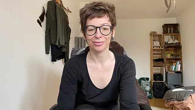 secretly naked online show from March 11, 2025, 10:07 am