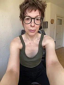 secretly naked online show from March 22, 2025, 1:19 pm