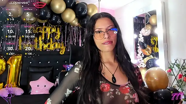 SamaraCortez online show from April 24, 2026, 7:49 pm