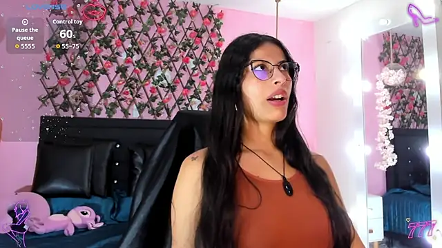 SamaraCortez online show from June 25, 2026, 10:25 pm