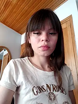 Snapshot of Violeta_12- chatting on October 12, 2025, 8:19 pm Violeta 12- online show from October 12, 2025, 8:19 pm