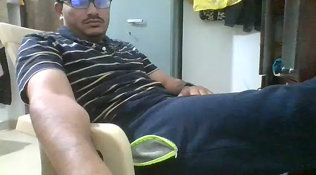 naughtymike0007 online show from January 6, 2025, 4:44 pm