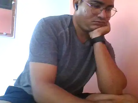 Snapshot of naughtymike0007 chatting on September 30, 2025, 6:07 am naughtymike0007 online show from September 30, 2025, 6:07 am