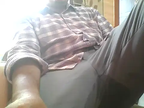 Snapshot of naughtymike0007 chatting on October 3, 2025, 11:07 am naughtymike0007 online show from October 3, 2025, 11:07 am