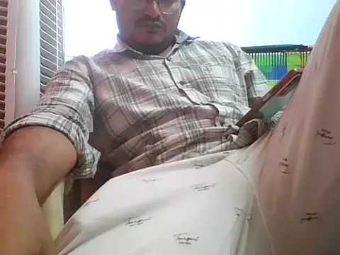 Snapshot of naughtymike0007 chatting on October 11, 2025, 6:34 am naughtymike0007 online show from October 11, 2025, 6:34 am