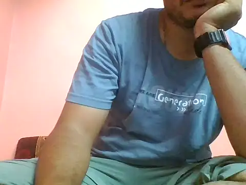 Snapshot of naughtymike0007 chatting on October 13, 2025, 3:45 pm naughtymike0007 online show from October 13, 2025, 3:45 pm