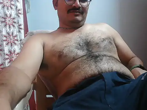 Snapshot of naughtymike0007 chatting on March 26, 2026, 2:22 pm naughtymike0007 online show from March 26, 2026, 2:22 pm