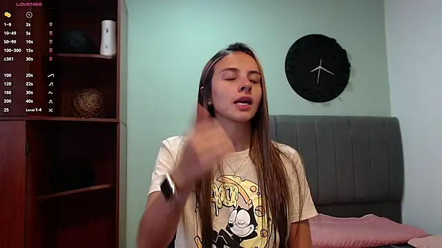 sofia her online show from January 20, 2025, 8:40 pm