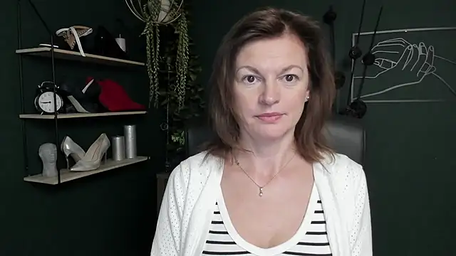 VivianWILD online show from September 18, 2025, 6:59 am