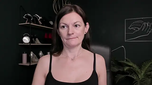 VivianWILD online show from October 27, 2025, 7:34 am