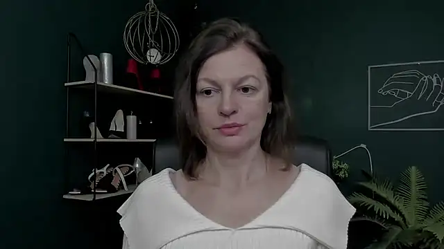 VivianWILD online show from December 5, 2025, 6:55 am