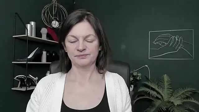 VivianWILD online show from February 5, 2026, 7:02 am