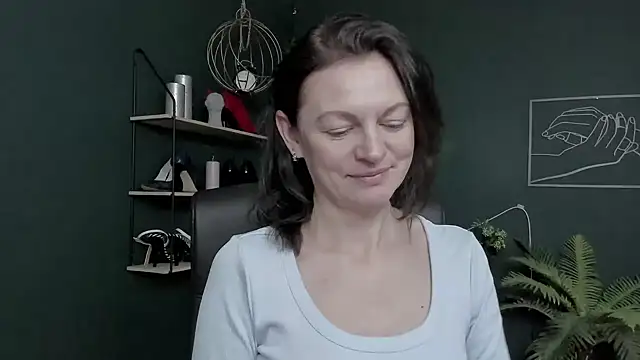 VivianWILD online show from March 11, 2026, 6:52 am