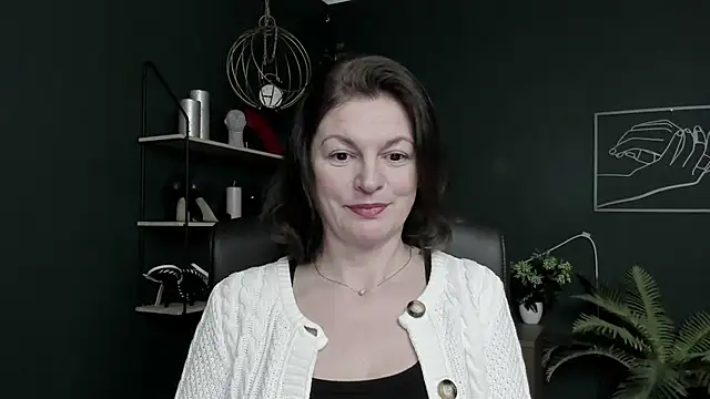 VivianWILD online show from April 30, 2026, 6:42 am