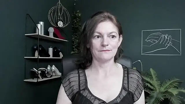 VivianWILD online show from June 11, 2026, 6:33 am