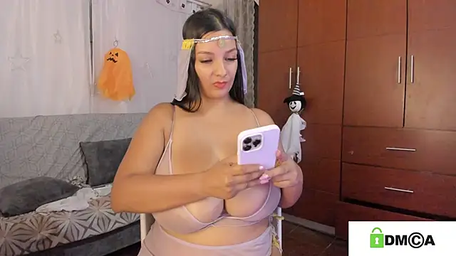 loreth J online show from October 8, 2025, 10:07 pm