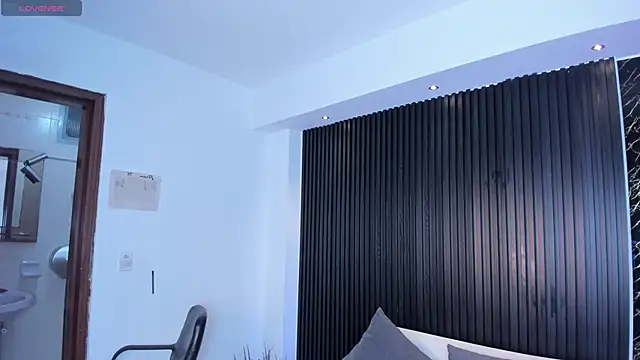 saracorraless online show from September 13, 2025, 10:59 am